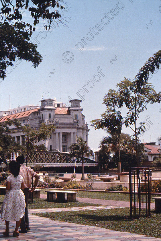 PMR.SP-05 
 Singapore 1958: Queen Elizabeth Walk, laid out for the queen's coronation, with Fullarton Building and Anderson Bridge. 
 Keywords: British colonies, Far East, tropics, island, historic, nostalgia