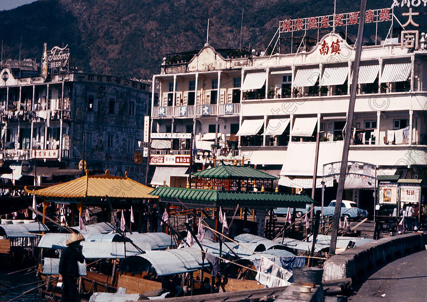 PMR.HK-32 
 Hong Kong 1958: the colourful landing stages where boats leave for the respective floating restaurant. 
 Keywords: British colonies, nostalgia, historic, island, tropics, Far East
