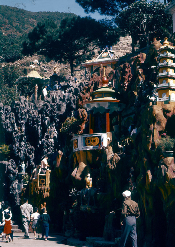 PMR.HK-45 
 Hong Kong 1958: some of the colourful figures thought up by Aw Boon Haw in Haw Par Villa (Tiger Balm Gardens). 
 Keywords: British colonies, Far East, tropics, island, historic, nostalgia